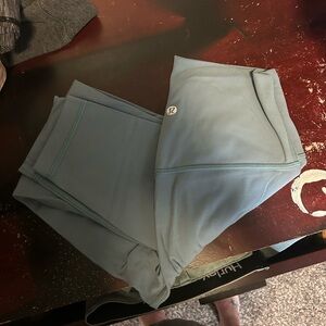 Super cute teal Lululemon leggings barley worn